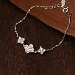 Quà Tặng 8/3 Lắc Tay Bạc 925 Cỏ 4 Lá Chạm Khắc Sang Trọng Đính Đá - VCB520