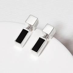 Hoa Tai Bạc 925 Dáng Treo Khối Phủ Enamel Đen Black Drop - VCE501