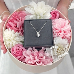Hộp Hoa Tặng Valentine 14.02 Size 16cm (Không kèm trang sức)