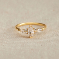 Nhẫn Bạc 925 Đá Hạt Thóc Đính Đá Viền Lấp Lánh - VCR516