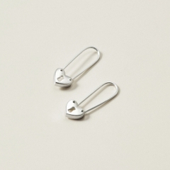 Khuyên Tai Safety Pin Bạc 925 Hình Ghim Cài Đuôi Trái Tim Chữa Lành Tổn Thương - VCE48