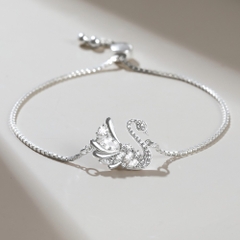 Lắc Tay Dây Rút Bạc 925 Hình Thiên Nga Đính Đá Pretty Swan - VGB09