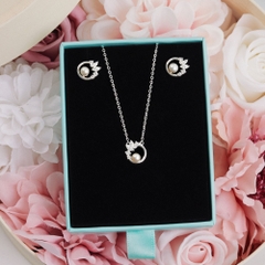 Set Quà Tặng Trang Sức Bạc Cao Cấp - Set 2 Món - Ngọc Trai Đính Đá Viền Vòng Tròn - Pearl Stone Circle - VCN13 & VCE26