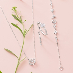Lắc Tay Bạc 925 Charm Hoa Lá Đính Đá Lấp Lánh - VCB509