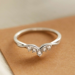 Nhẫn Bạc 925 Xoắn Vương Miện Đính Đá Lấp Lánh - VCR39