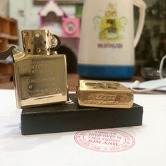 Bật lửa Zippo Mỹ  Brushed Brass  Eblem Đầu Bò Solid Brass đồng nguyên chất, Hàng chính hãng