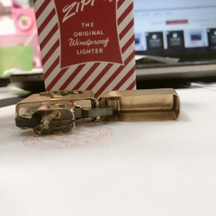 Bật lửa Zippo Mỹ Vintage Brushed Brass - đầu bằng đít bằng, Eblem Bò Cạp Solid Brass đồng nguyên chất, Hàng chính hãng