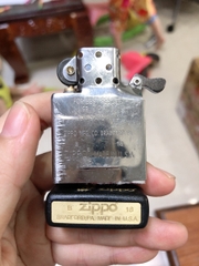 Bật Lửa Zippo CHỦ ĐỀ HỔ ĐEN BỤI LOẠI NHÁM, CÓ TEM ĐỎ