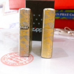 Bật lửa Zippo Satin khắc ăn mòn Rồng phun châu, Vỏ bằng đồng có tem đỏ