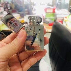 Hộp quẹt Zippo Mỹ Slim khắc laser đổ sơn chủ đề U.S NAVY POLARIS, mộc đáy chữ xéo, tim bột hiếm gặp, sản xuất 1963