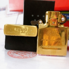Bật lửa Zippo khắc ăn mòn Game Of Thrones Ngàn Kím, Vỏ bằng đồng có tem đỏ ăn mòn