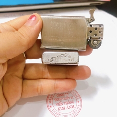Bật lửa, hộp quẹt Zippo Slim Mỹ khắc laser đổ sơn chủ đề Tàu Chiến mộc đáy xéo hiếm gặp, sản xuất 1967