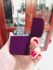 Bật Lửa, Hộp quẹt Zippo USA Màu Tím loại trơn bóng, Vỏ đồng có tem đỏ