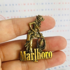 Miếng dán Eblem trang trí Zip po chủ đề Cô gái Marlboro cầm dây, chất liệu đồng thau Solid Brass, hàng chuẩn zin Mỹ