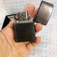 Hộp quẹt, bật lửa Zippo Mỹ Brass đồng, chủ đề Thổ Dân Da Đỏ và Chó Sói, Hàng chính hãng nhập Mỹ