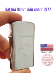 Bật lửa, hộp quẹt Zippo Mỹ Slim khắc laser Dấu chân mộc đáy ngược chữ xéo hiếm gặp, sản xuất 1977 hàng chính hãng
