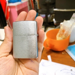 Bật lửa Zippo Mỹ Chrome xước ngang khắc ăn mòn 1932 Class U.S.A, sản xuất 1998