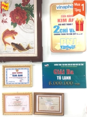 Bật Lửa Zippo Màu Trắng Bạc Nhám Satin, Vỏ bằng đồng có tem đỏ