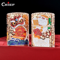 Bật lửa, hộp quẹt CHIEF chính hãng chủ đề Khảm men Lion Lucky Cat, hàng chính hãng vỏ bằng đồng càng dùng càng sáng