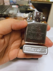 ZIPPO ĐẦU MÃNH HỔ BẠC SATIN VỎ ĐỒNG MAIN USA HÀNG HIẾM