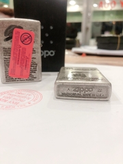 Bật Lửa, hộp quẹt Zippo Chim Đậu Đầu Lâu The Expendables Bạc Gỉa Cổ,  Vỏ đồng có tem đỏ