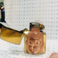 Eblem dán trang trí Zippo chủ đề Phật, chất liệu Đồng đỏ nguyên chất, hàng chuẩn zin Mỹ