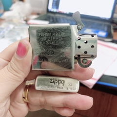 Bật lửa Zippo Mỹ Lacke Bạc, Khắc ăn mòn Full nắp bản giới hạn chủ đề ZIPPO AMERICAN CLASSIC SINCE 1932, Hàng chính hãng