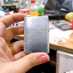 Bật lửa Zippo Mỹ Vintage đầu bằng đít bằng, khắc ăn mòn AMERICAN CLASSIC, mộc đáy ngược, sản xuất 1992, Hàng chính hãngg
