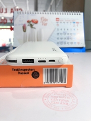 Pin sạc dự phòng SYC P317 dung lượng 10.000 mAh đi kèm với cáp sạc hỗ trợ sạc nhiều thiết bị cùng lúc