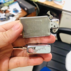 Hộp quẹt Zippo Mỹ Slim khắc laser đổ sơn chủ đề U.S NAVY POLARIS, mộc đáy chữ xéo, tim bột hiếm gặp, sản xuất 1963