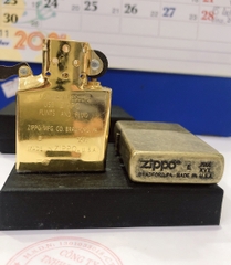 {La mã }  Bật Lửa Zippo Màu Vàng Loại Giả Cổ, Mộc la mã, Vỏ bằng đồng ruột thép không gỉ Có tem đỏ