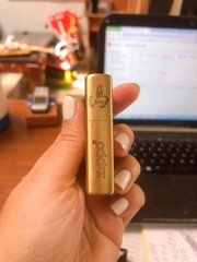 Bật Lửa Zippo Khắc Chìm Con Ngựa Mã Đáo Thành Công Màu Vàng Ruột Vàng