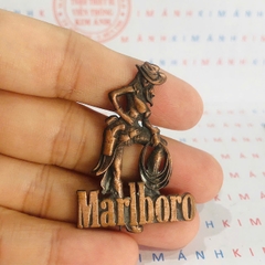 Miếng dán Eblem trang trí Zip po chủ đề Cô gái Marlboro cầm dây, chất liệu đồng thau Solid Brass, hàng chuẩn zin Mỹ