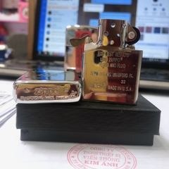 Bật lửa Zippo Armor vỏ dầy cẩn xà cừ chữ Zippo màu trắng bạc, vỏ đồng ruột thép không gỉ, có têm đỏ