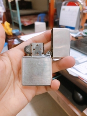 Bật lửa Zippo Mỹ Lacke bạc khắc ăn mòn full nắp Đồng Hồ La Mã, Hàng chính hãng