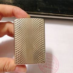 Bật lửa Zippo MỸ mạ bạch kim gõ búa 2 mặt chạm bàng mũi kim cương, Hàng chính hãng