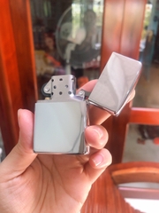 Bật lửa, hộp quẹt Zippo USA, Màu Trắng Bạc Loại Trơn Bóng, Vỏ bằng đồng ruột thép không gỉ có tem đỏ