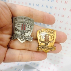Eblem dán trang trí Zippo chủ đề D-DAY, chất liệu hợp kim, hàng chuẩn zin Mỹ