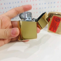 Hộp quẹt, bật lửa ZIPPO chủ bài Át Bích màu vàng, Kim Ánh nhập hàng cao cấp vỏ bằng đồng có dán tem đỏ