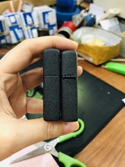 BẬT LỬA ZIPPO THUẬN BUỒM XUÔI GIÓ LOẠI ĐEN BỤI