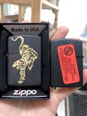 Bật Lửa Zippo CHỦ ĐỀ HỔ ĐEN BỤI LOẠI NHÁM, CÓ TEM ĐỎ