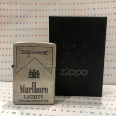 Hộp quẹt, bật lửa Zippo chủ đề Marlboro giả cổ bạc, Kim Ánh nhập hàng loại 1 vỏ bằng đồng có dán tem đỏ