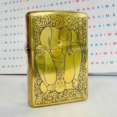 Bật Lửa Zippo Mỹ Khắc Laser 1 Mặt Ôm và 1 Mặt Ngồi Lên, Hàng Chính Hãng Có Giấy Hải Quan Gửi Kèm Đơn Hàng
