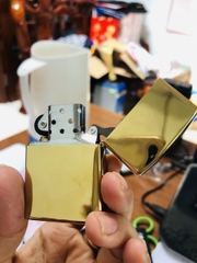 BẬT LỬA ZIPPO MÀU VÀNG HỌA TIẾT CHÓ SÓI