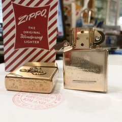 Bật lửa Zippo Mỹ Vintage Brushed Brass - đầu bằng đít bằng, Eblem Bò Cạp Solid Brass đồng nguyên chất, Hàng chính hãng
