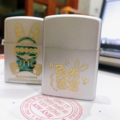 Bật lửa, hộp quẹt Zippo Armor vỏ dầy khắc ăn mòn cẩn xà cừ hình thú siêu nhân, Vỏ đồng có tem đỏ