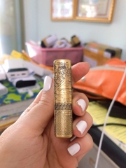 Bật Lửa Zippo Khắc Chìm 5 mặt Mẫu Thanh Minh Thượng Hà Đồ- Màu Vàng Ruột Trắng, Vỏ đồng có tem đỏ