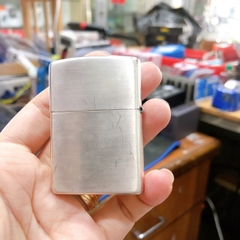 Bật lửa Zippo Mỹ Lacke bạc, Khắc ăn mòn Chủ đề WINSTON, Hàng chính hãng