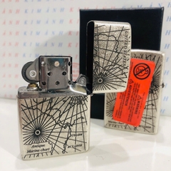 Bật lửa, hộp quẹt ZIPPO chủ đề La Bàn giả cổ, Kim Ánh nhập hàng cao cấp vỏ bằng đồng có dán tem đỏ