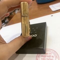 Bật lửa Zippo Mỹ  Brushed Brass  Eblem Đầu Bò Solid Brass đồng nguyên chất, Hàng chính hãng